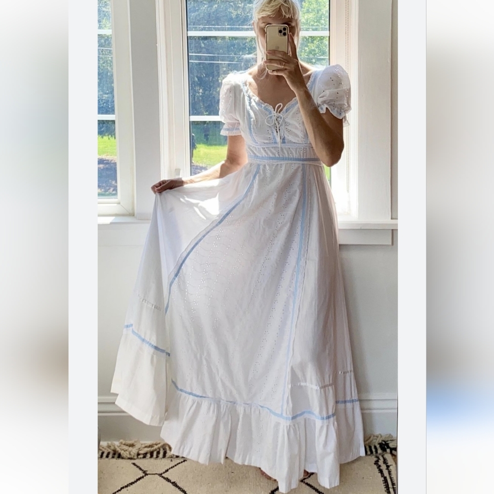 1970's Vintage Prairie Dress Cottage Core Style